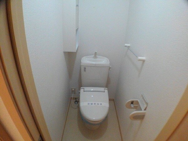 トイレ(コンパクトで使いやすいトイレです)
