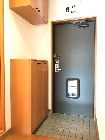 物件内観写真14　(玄関)