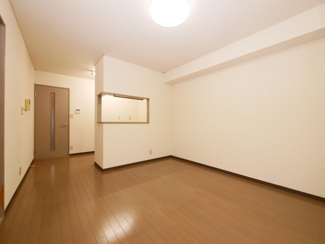 物件内観写真3　(別号室タイプ)