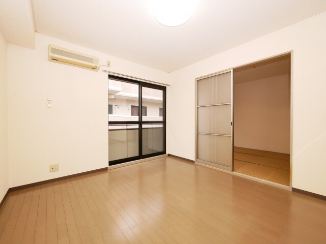 物件内観写真4　(別号室タイプ)