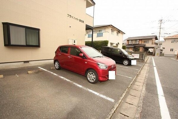 駐車場(駐車場です)
