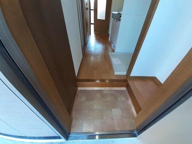 物件外観写真2　(玄関です)