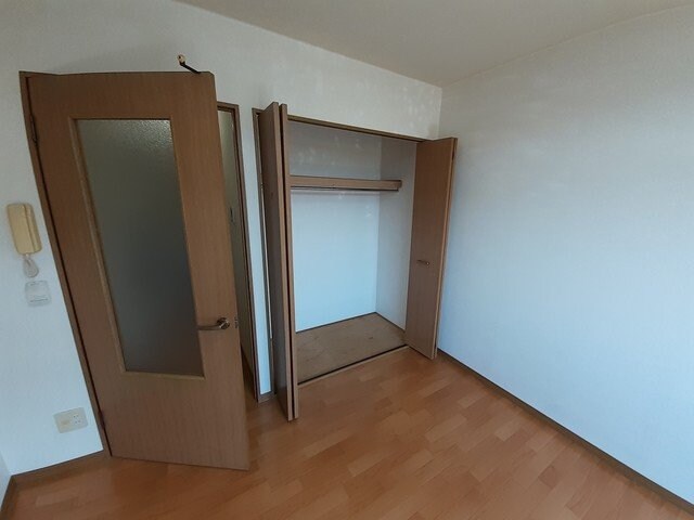 物件内観写真17　(たっぷりとした収納スペースです)