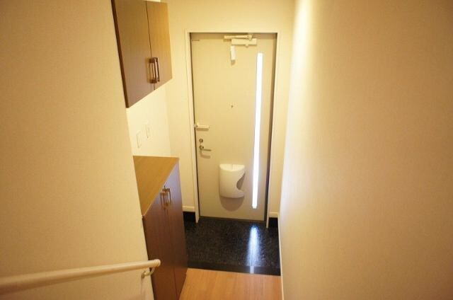 物件内観写真18　(玄関)