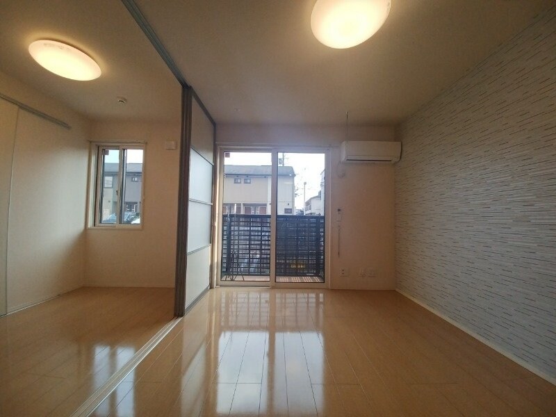 物件内観写真5　(同物件別室画像)