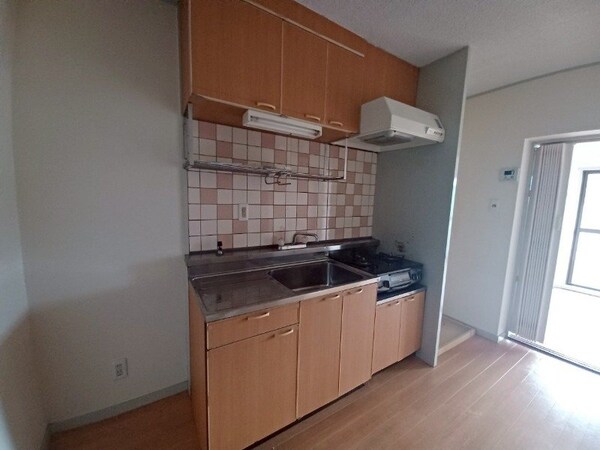 キッチン(別部屋参考写真となります。)