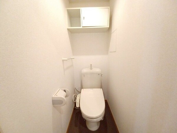トイレ(同型参考写真)