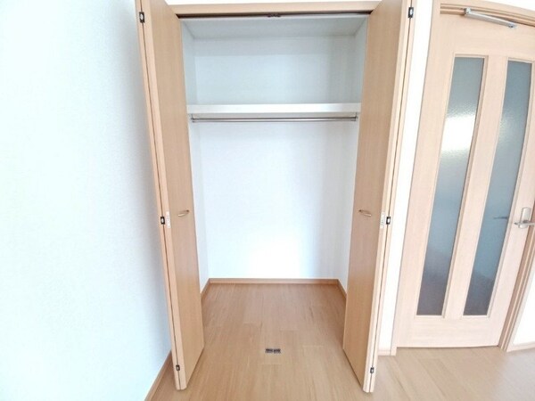 収納(同型参考写真)