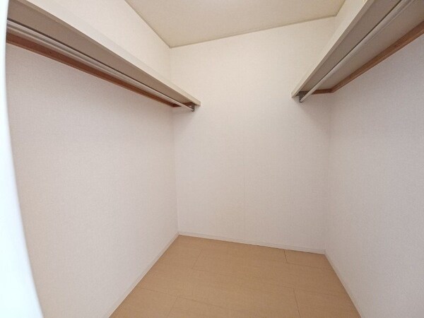 収納(同物件別室の画像です)