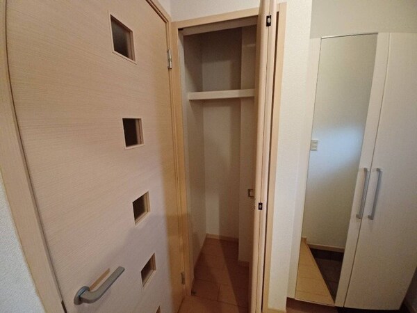 収納(同型タイプの画像です)