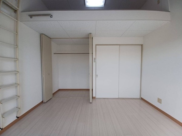 収納(同型参考写真)
