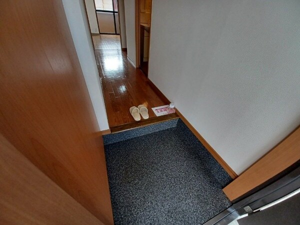 玄関(別部屋参考写真です)