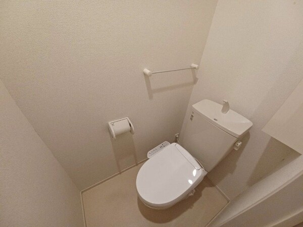 トイレ(別部屋反転写真です)
