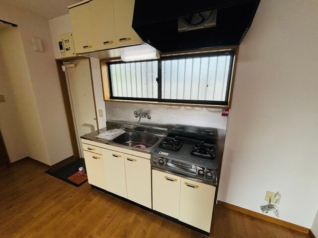 物件内観写真6　(同建物の別部屋写真です)
