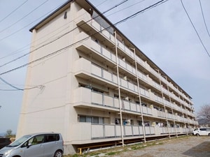 ビレッジハウス上野服部第二２号棟外観写真