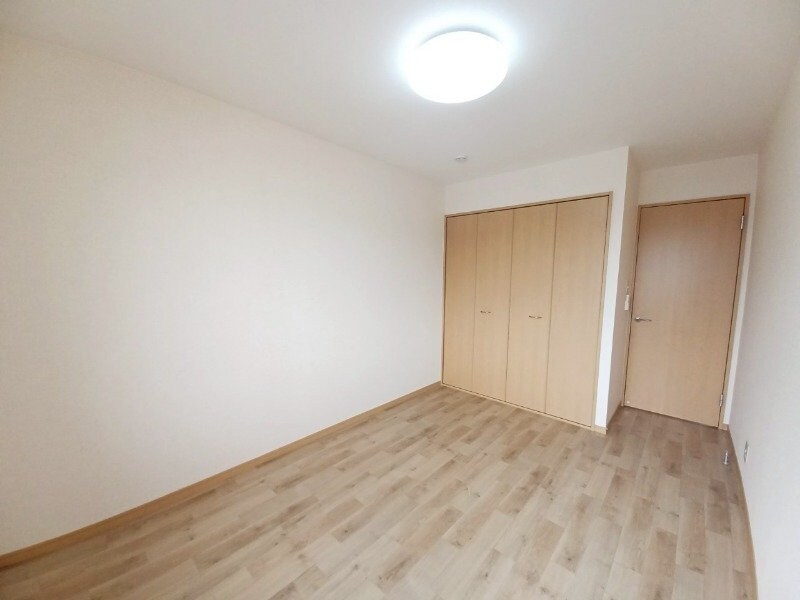 物件内観写真13　(同型別室のお写真です)