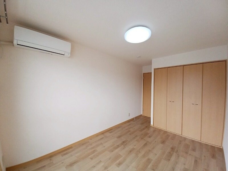 物件内観写真16　(同型別室のお写真です)