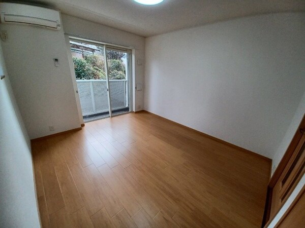 居室・リビング(同タイプの部屋写真です)