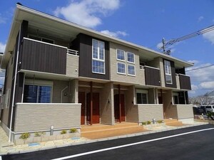 メゾン　ドール三田　1号館外観写真