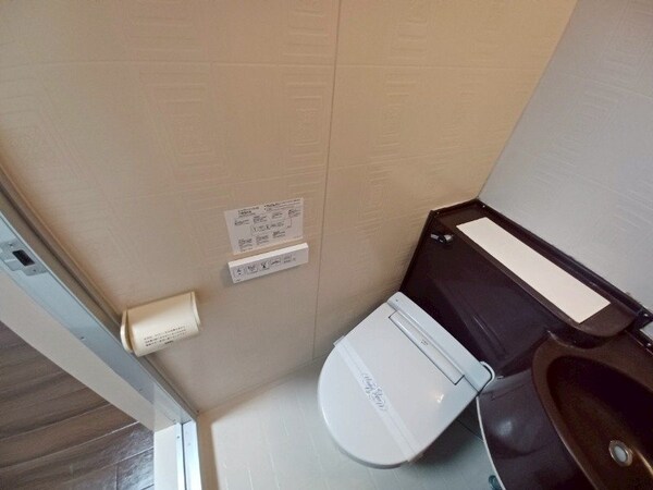 トイレ(同物件別部屋参考写真)