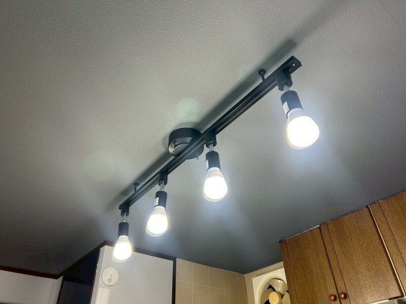 物件内観写真10　(リフォーム中の写真です)