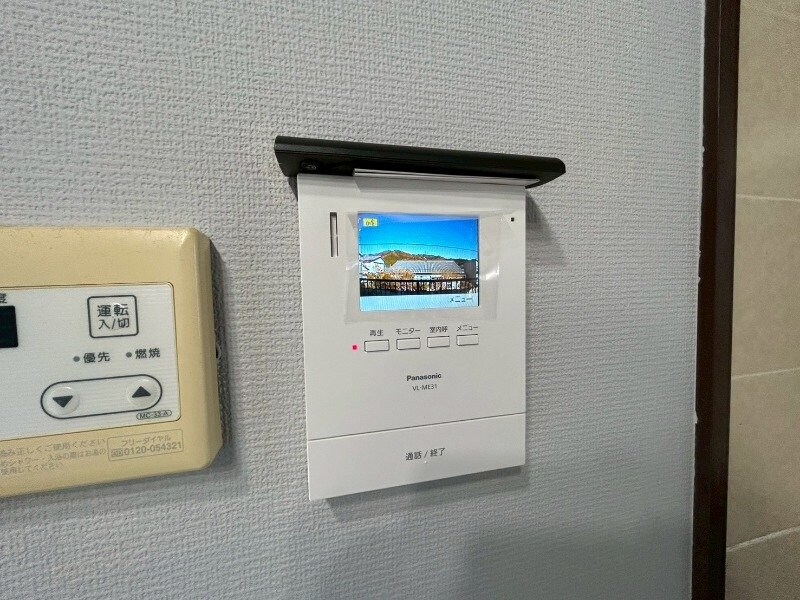 物件内観写真11　(リフォーム中の写真です)