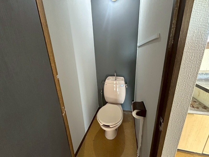 物件内観写真13　(リフォーム中の写真です)