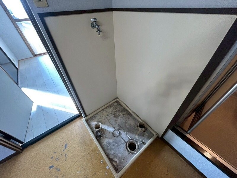 物件内観写真15　(リフォーム中の写真です)