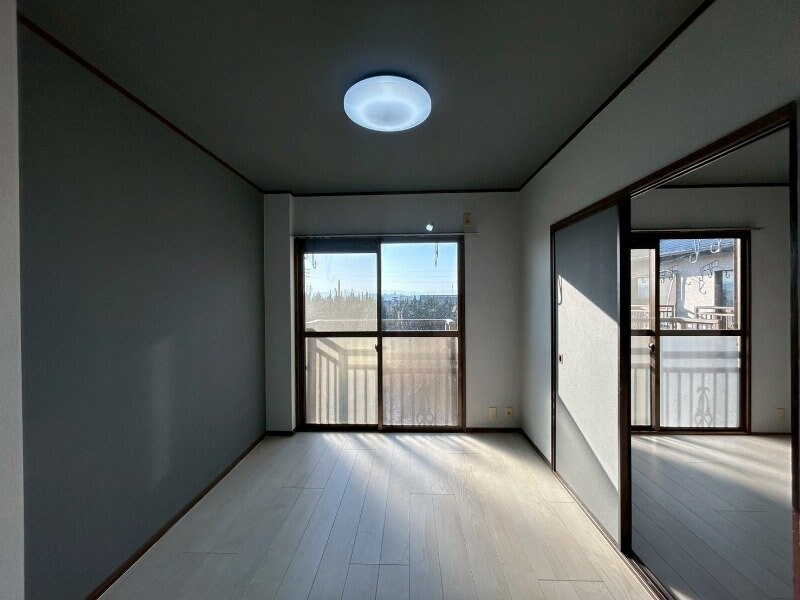 物件内観写真17　(リフォーム中の写真です)