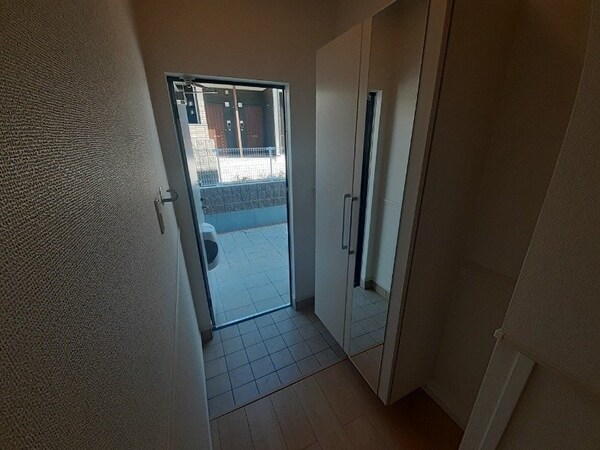 玄関(同型タイプのお写真です。)