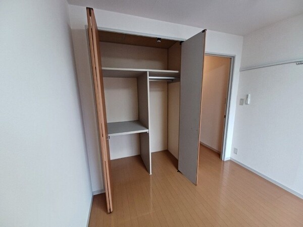 収納(同型参考写真)