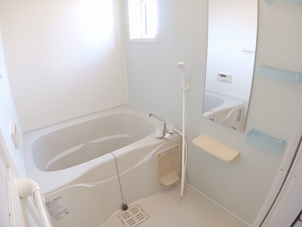 バス／シャワールーム等(同タイプの部屋写真です)