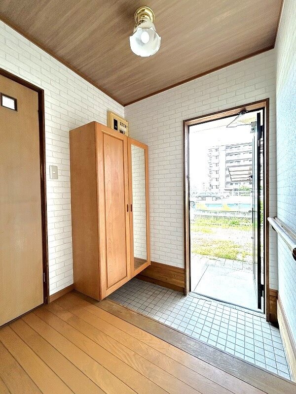 山田借家の玄関