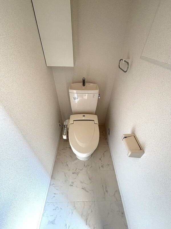 物件内観写真2　(※反転タイプ角部屋写真使用)