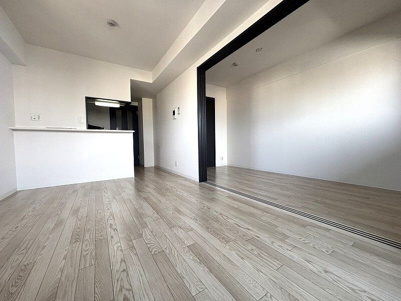 物件内観写真4　(※反転タイプ角部屋写真使用)