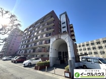 センチュリー中央の外観写真