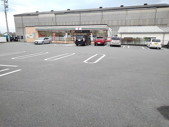 物件内観写真15　(セブンイレブン御井旗﨑店まで1140m)