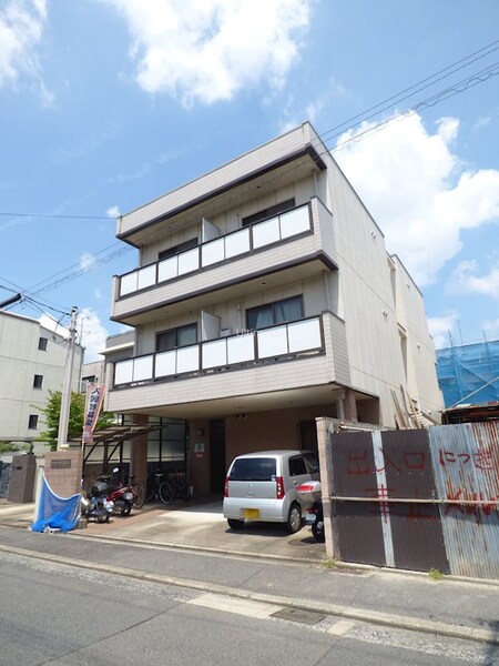 シャンブル深草外観写真