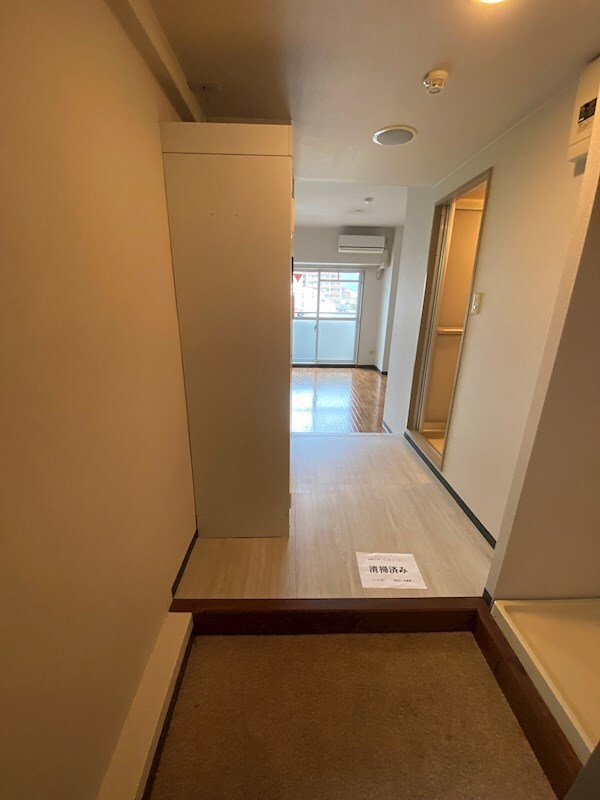 玄関(別の部屋の写真)