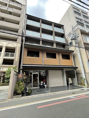 Dear Court四条烏丸外観写真