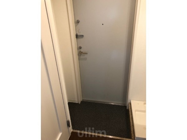 玄関(他の部屋の写真です。)