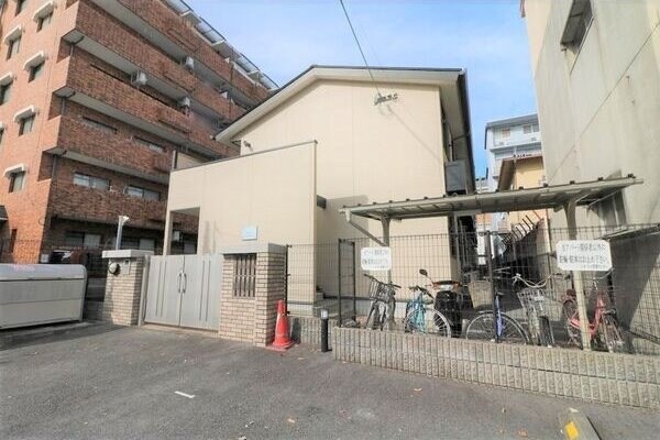 レオパレスJ　BOX　IVの物件外観写真