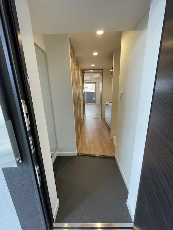 玄関(※別のお部屋のお写真です。御参考までに。)