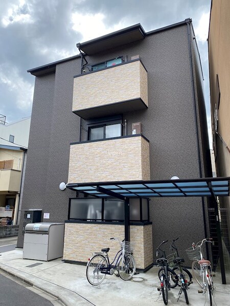 アークリード三条御前外観写真