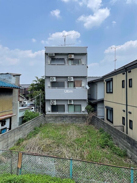 レブロンIII外観写真