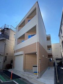 東武伊勢崎線・スカイツリーライン 西新井駅 3階建 築4年の外観写真