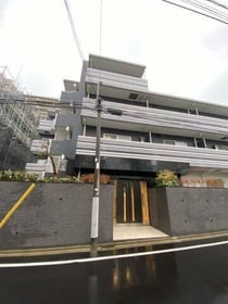 都営大江戸線 西新宿五丁目駅 5階建 築10年の外観写真