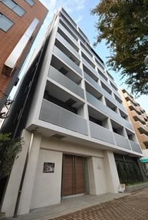 中央線 高円寺駅 8階建 築13年の外観写真