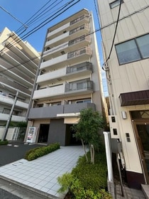 日比谷線 三ノ輪駅 8階建 築13年の外観写真