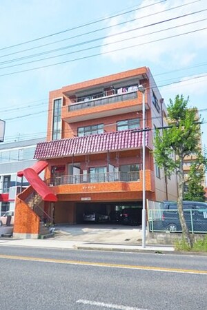 ヨシキビル外観写真